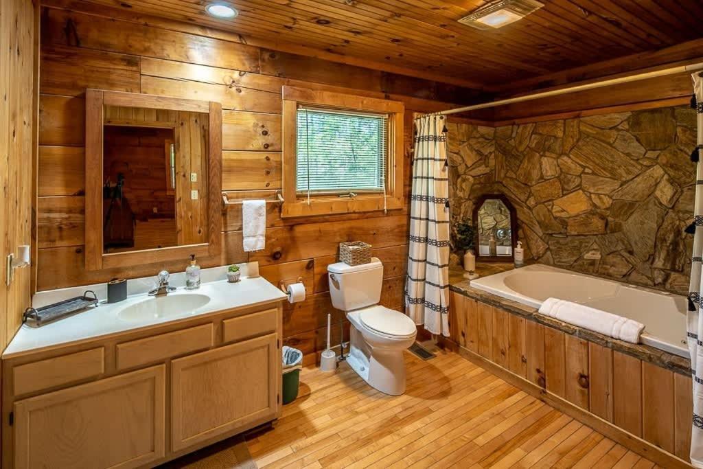 Cozy 'Grey Fox' Cabin Between Boone & Блоуінг-Рок Екстер'єр фото
