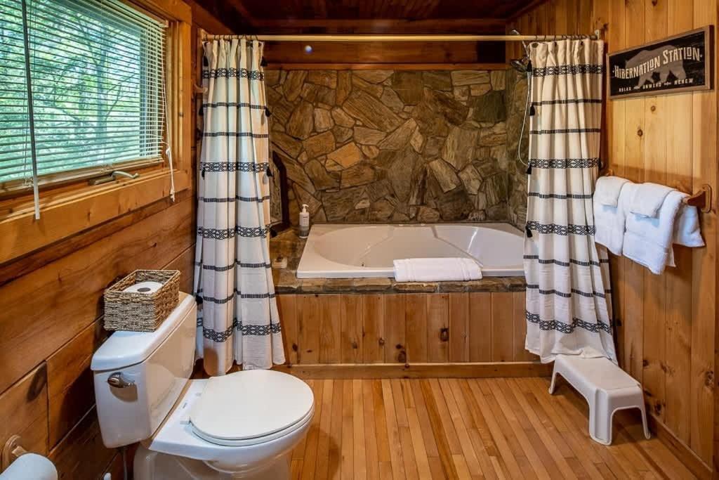Cozy 'Grey Fox' Cabin Between Boone & Блоуінг-Рок Екстер'єр фото