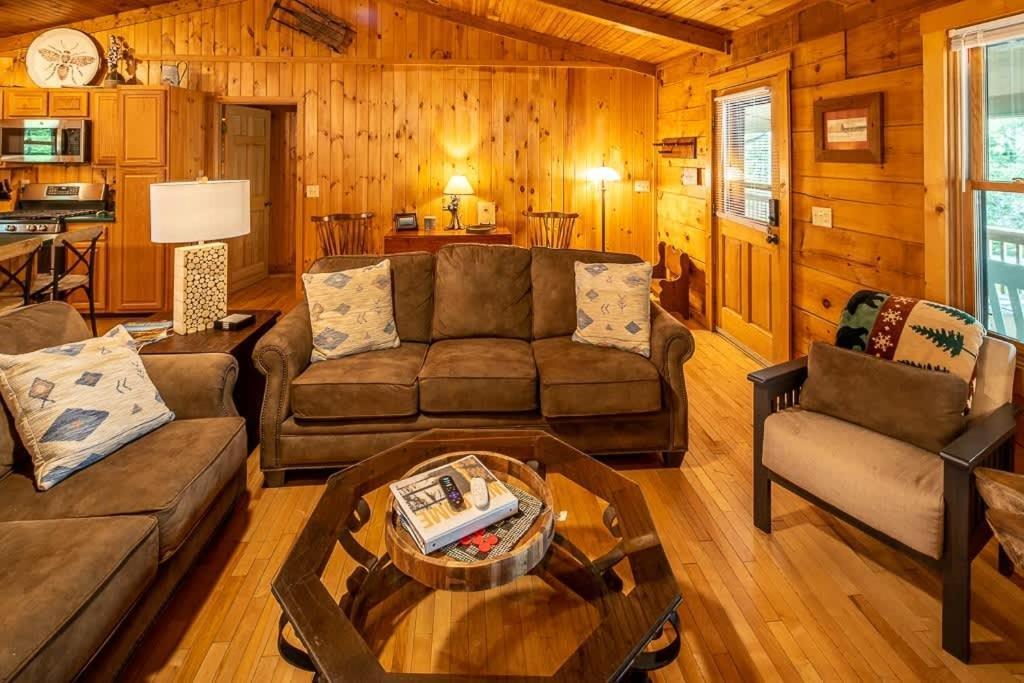 Cozy 'Grey Fox' Cabin Between Boone & Блоуінг-Рок Екстер'єр фото